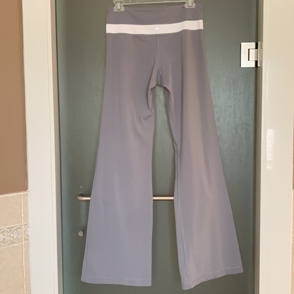 Lululemon Grey Pants in size 8 Regular, length 40”, waist 14” - Picture 4 of 5